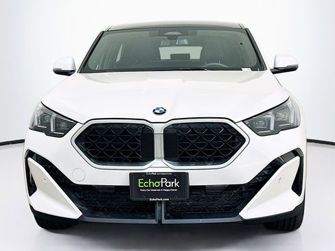 Used 2025 BMW X2 xDrive28i image 2