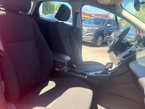 Used 2016 Ford Focus SE w/ SE Sport Package FWD image 19