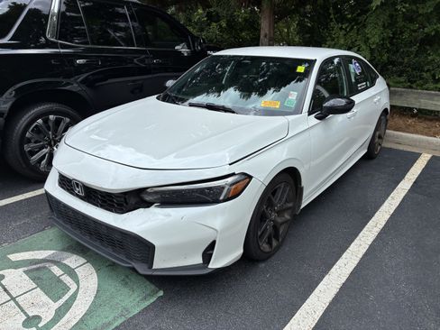 Used 2025 Honda Civic Sport image 3