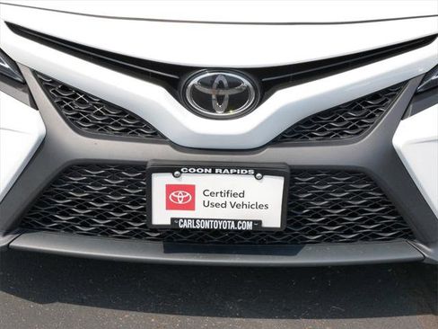 Certified 2018 Toyota Camry SE image 10