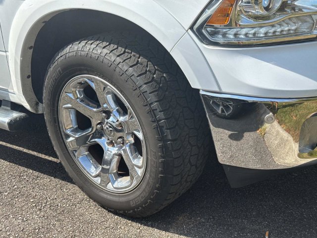 Used 2017 RAM 1500 Laramie w/ Convenience Group AWD/4WD image 4