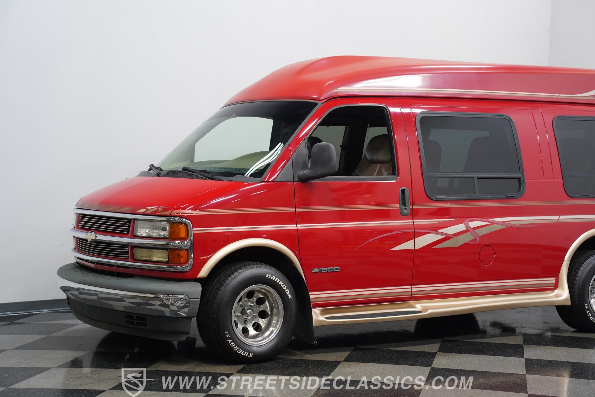 Used 1996 Chevrolet Express 1500 RWD image 18