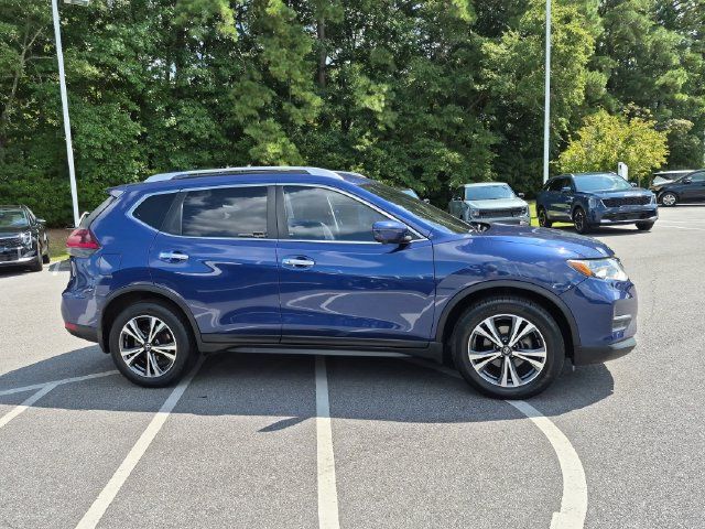 Used 2020 Nissan Rogue SV w/ Premium Package FWD image 2