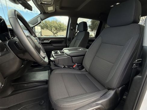 Certified 2025 Chevrolet Silverado 2500 LT w/ Convenience Package image 26