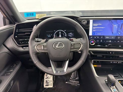 Used 2024 Lexus TX 500h AWD w/ Technology Package image 9
