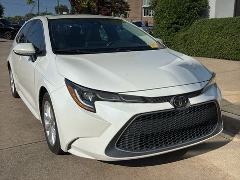 Used 2020 Toyota Corolla XLE FWD image 1