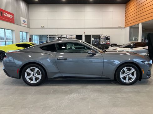 Used 2024 Ford Mustang Coupe image 4