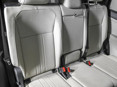 Used 2022 Volkswagen Tiguan SE R-Line image 42