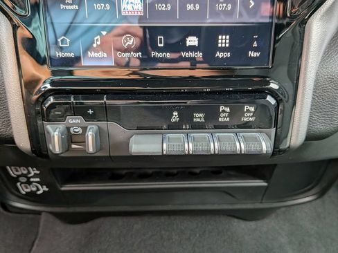 Used 2026 RAM 2500 Big Horn AWD/4WD image 19