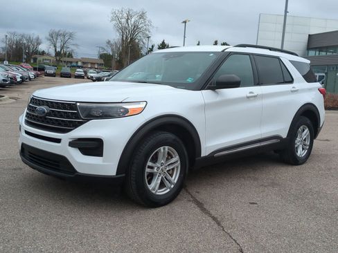 Used 2020 Ford Explorer XLT w/ Comfort Package image 4