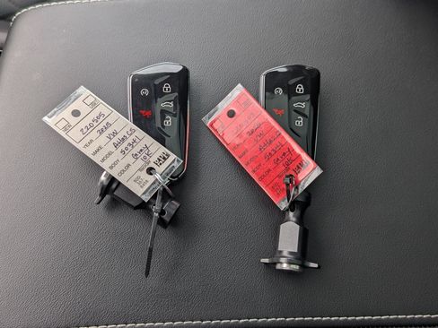 Used 2025 Volkswagen Atlas Cross Sport SEL Premium R-Line image 39