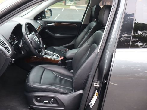 Used 2017 Audi Q5 2.0T Premium Plus w/ Technology Package AWD/4WD image 19