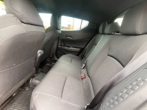 Used 2018 Toyota C-HR XLE FWD image 24