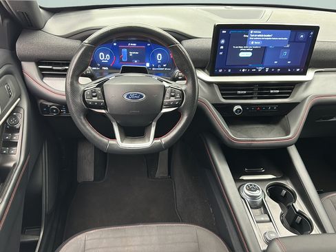 Used 2025 Ford Explorer ST-Line w/ ST-Line Street Pack AWD/4WD image 12