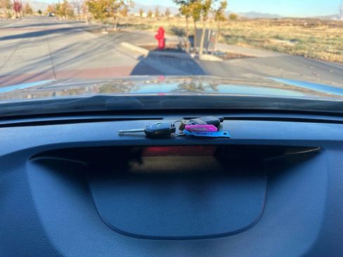 Used 2011 Subaru Outback 2.5i Limited image 26