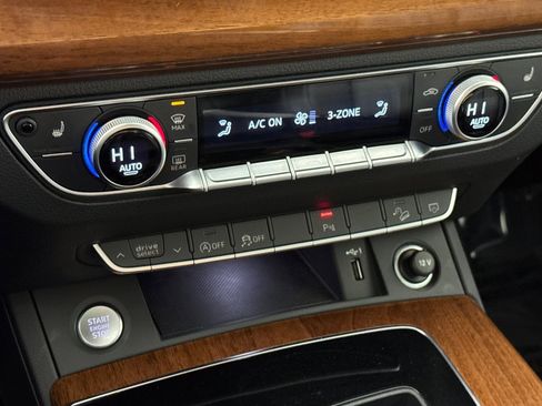 Used 2023 Audi Q5 2.0T Premium w/ Convenience Package image 19