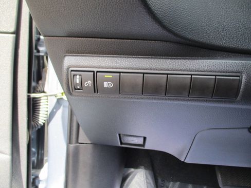 Used 2022 Toyota Corolla LE image 14