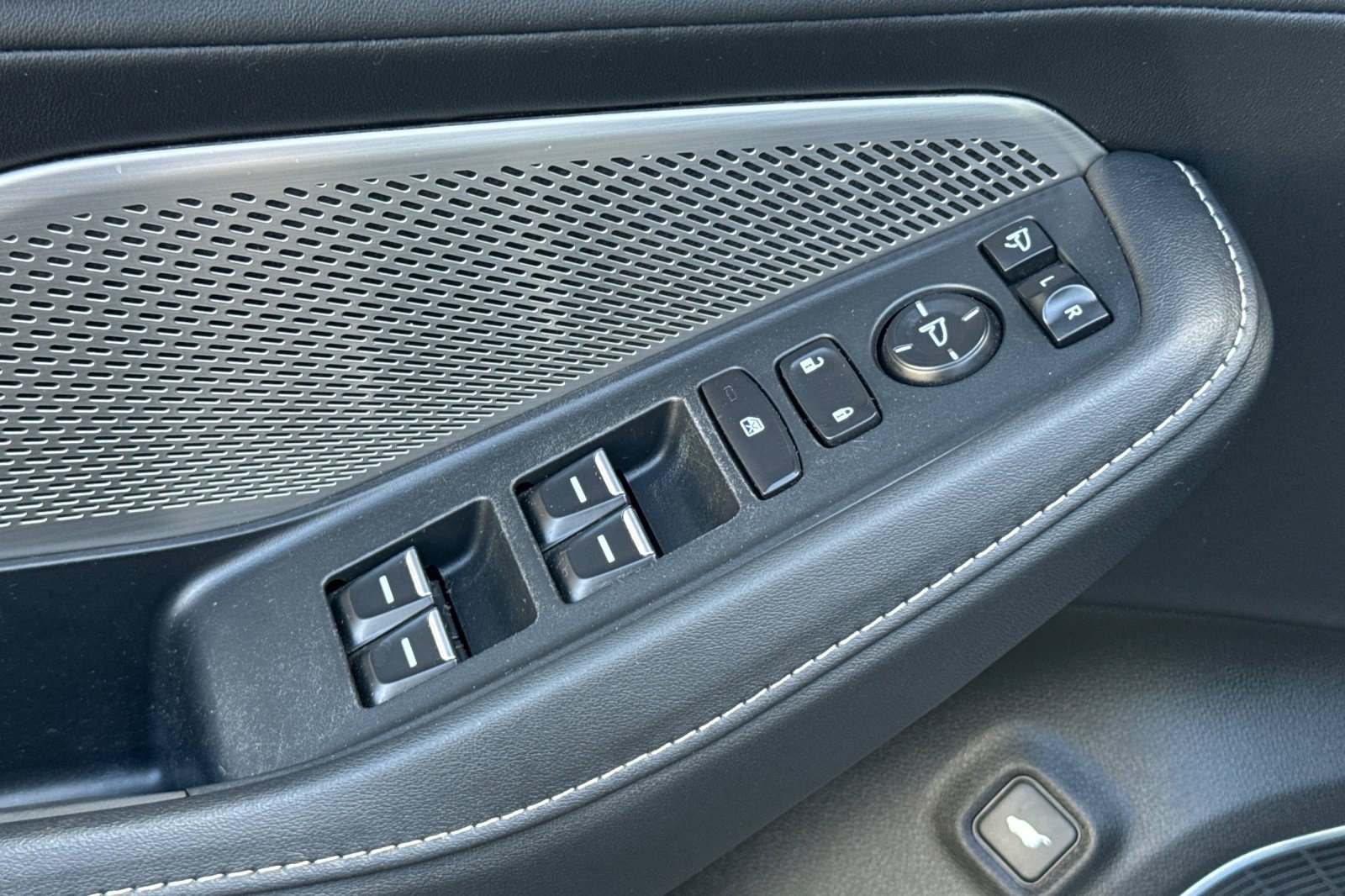Used 2024 Acura MDX w/ Technology Package FWD image 14
