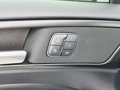 Used 2019 Ford Fusion Titanium AWD/4WD image 33
