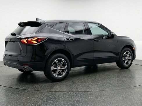 Used 2025 Chevrolet Blazer LT FWD image 9