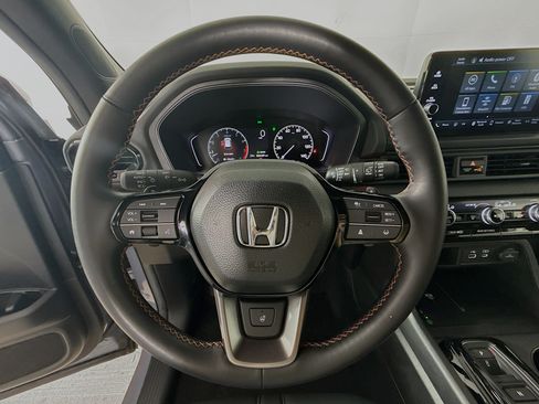 Certified 2025 Honda Pilot TrailSport image 11
