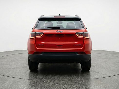 Used 2025 Jeep Compass Trailhawk AWD/4WD image 7