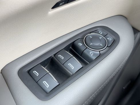 Used 2017 Cadillac XT5 Premium Luxury w/ Driver Assist Package image 11