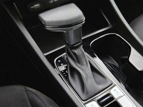 Used 2022 Hyundai Tucson SE image 18