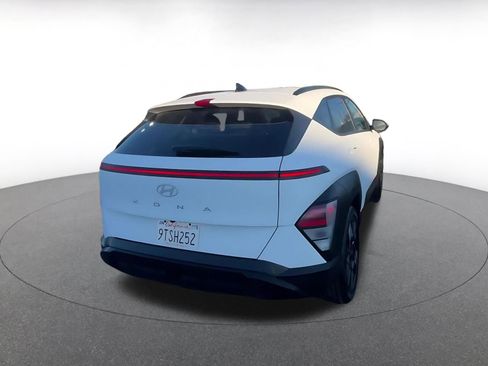 Used 2025 Hyundai Kona SEL image 14