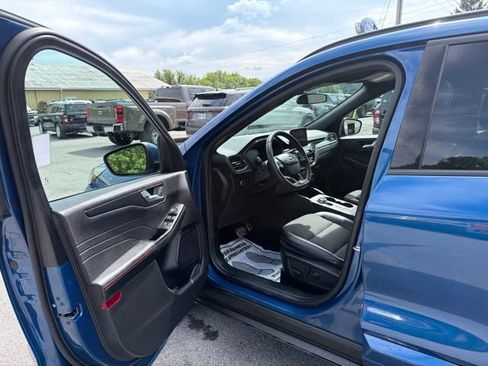 Used 2023 Ford Escape ST-Line Select AWD/4WD image 18