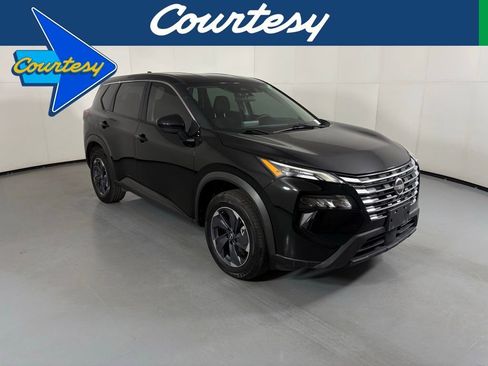 Used 2024 Nissan Rogue SV image 1