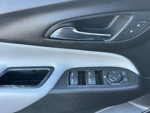 Used 2024 Chevrolet Equinox LS image 12