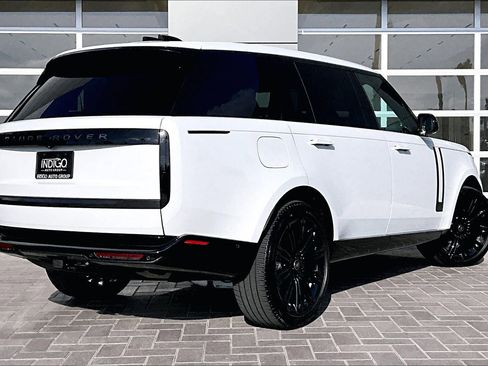 Certified 2025 Land Rover Range Rover Long Wheelbase SE AWD/4WD image 12