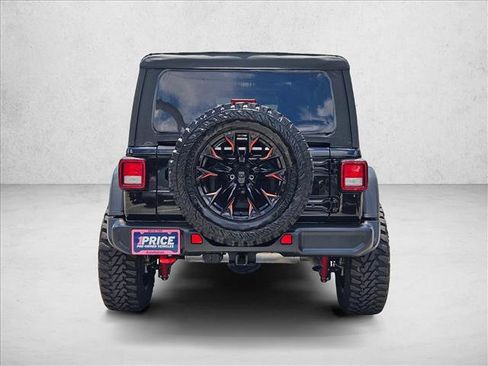 Used 2022 Jeep Wrangler Unlimited Rubicon w/ Cold Weather Group AWD/4WD image 7