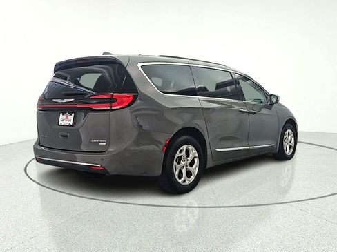 Used 2021 Chrysler Pacifica Limited w/ Premium & Safety Sphere Group AWD/4WD image 7