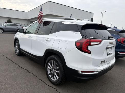 Certified 2022 GMC Terrain SLT w/ Tech Package image 6