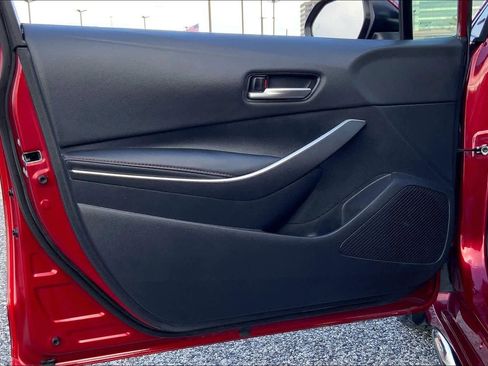 Used 2025 Toyota Corolla SE w/ SE Premium Package image 21