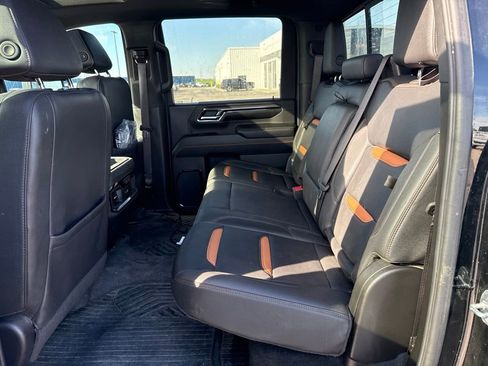 Used 2024 GMC Sierra 2500 AT4 w/ AT4 Preferred Package AWD/4WD image 10