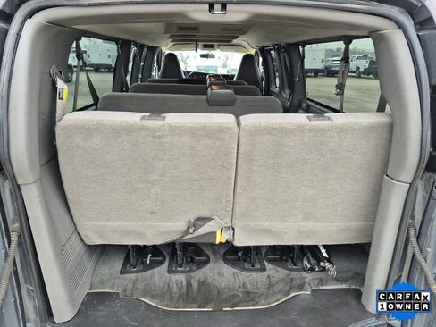 Used 2017 Chevrolet Express 3500 LT w/ LT Preferred Equipment Group image 18