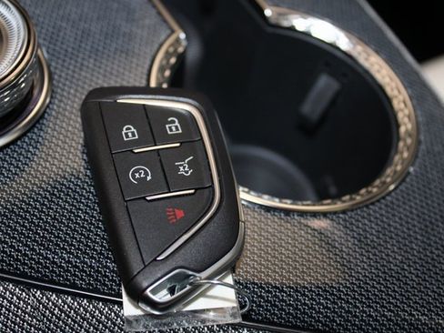 New 2026 Cadillac Optiq Luxury 1 image 21