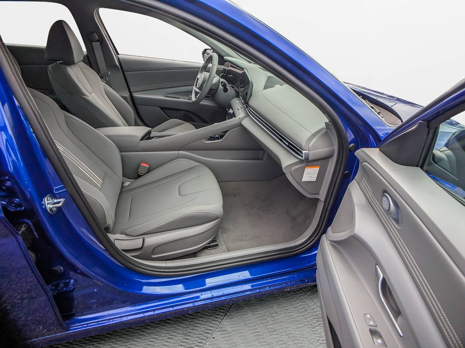 New 2025 Hyundai Elantra SEL FWD image 13