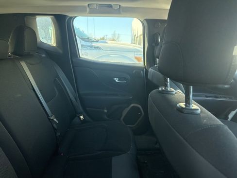 Used 2016 Jeep Renegade 75th Anniversary image 6