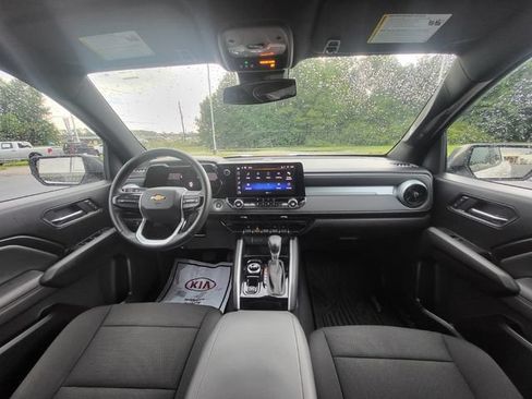 Used 2023 Chevrolet Colorado LT w/ LT Convenience Package AWD/4WD image 13