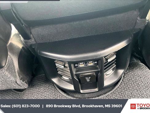 Used 2024 RAM 2500 Laramie AWD/4WD image 26