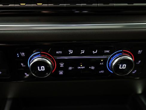 Used 2022 GMC Sierra 1500 SLT w/ SLT Premium Plus Package image 29