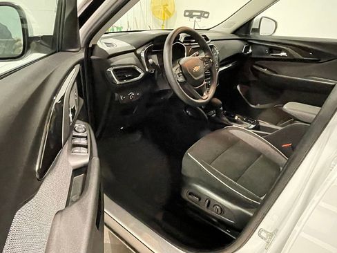 Used 2022 Chevrolet TrailBlazer LT w/ Convenience Package image 17