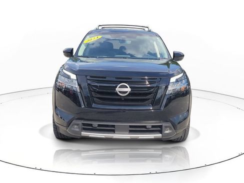 Used 2024 Nissan Pathfinder SL w/ SL Premium Package FWD image 2