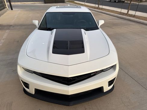 Used 2014 Chevrolet Camaro ZL1 RWD image 24