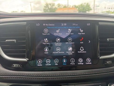 Used 2020 Chrysler Pacifica Limited image 18