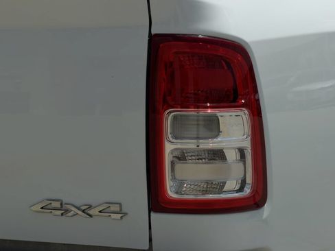 Used 2022 RAM 2500 Tradesman w/ Chrome Appearance Group AWD/4WD image 13